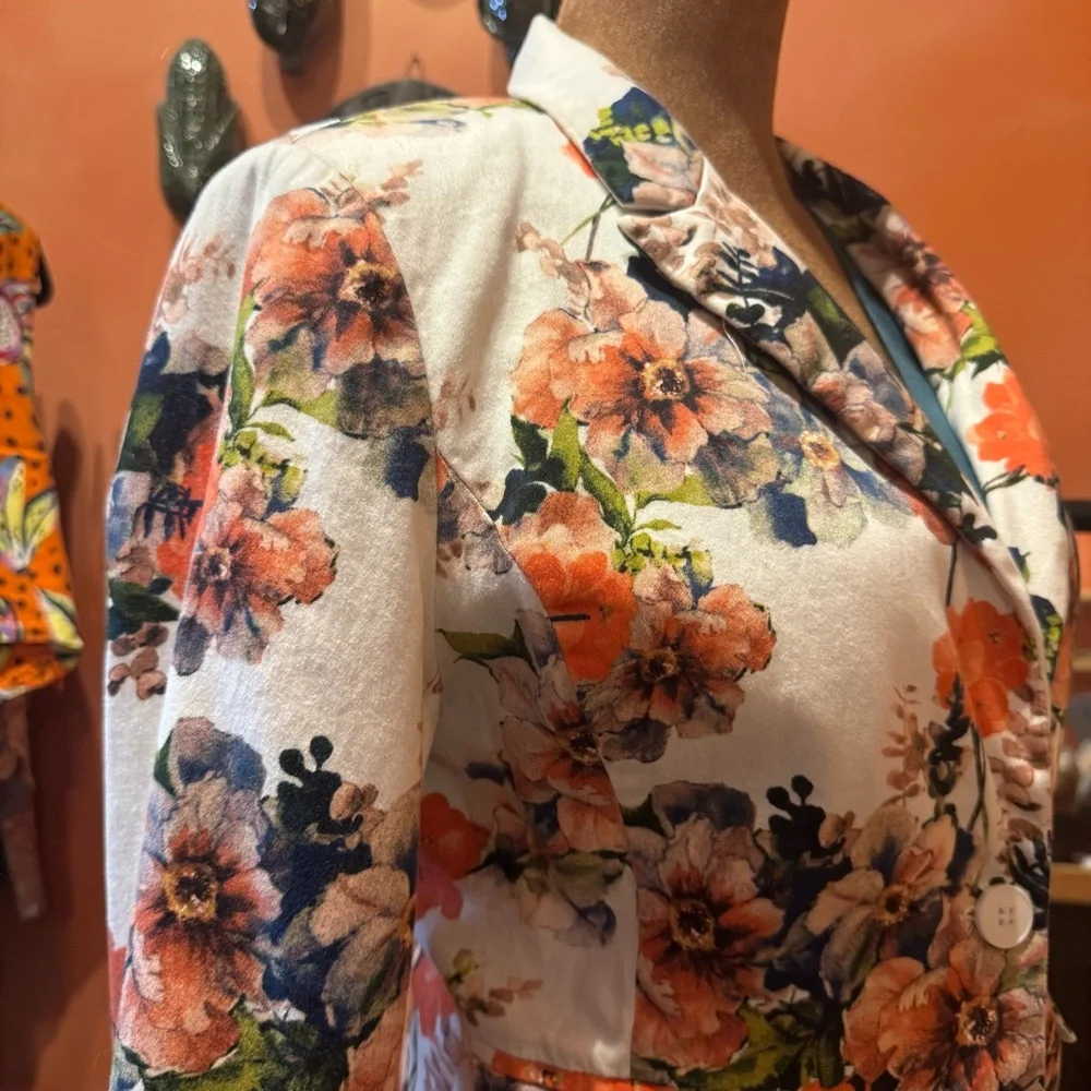 Michel Large Floral Blazer in White and Orange Floral - Picture 2 of 12